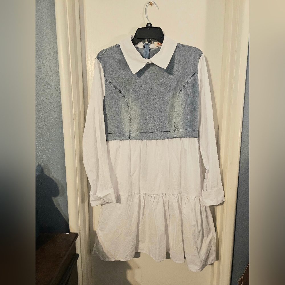 Collared Two-Tone Long Sleeve Smock Dress in White and Light Blue
